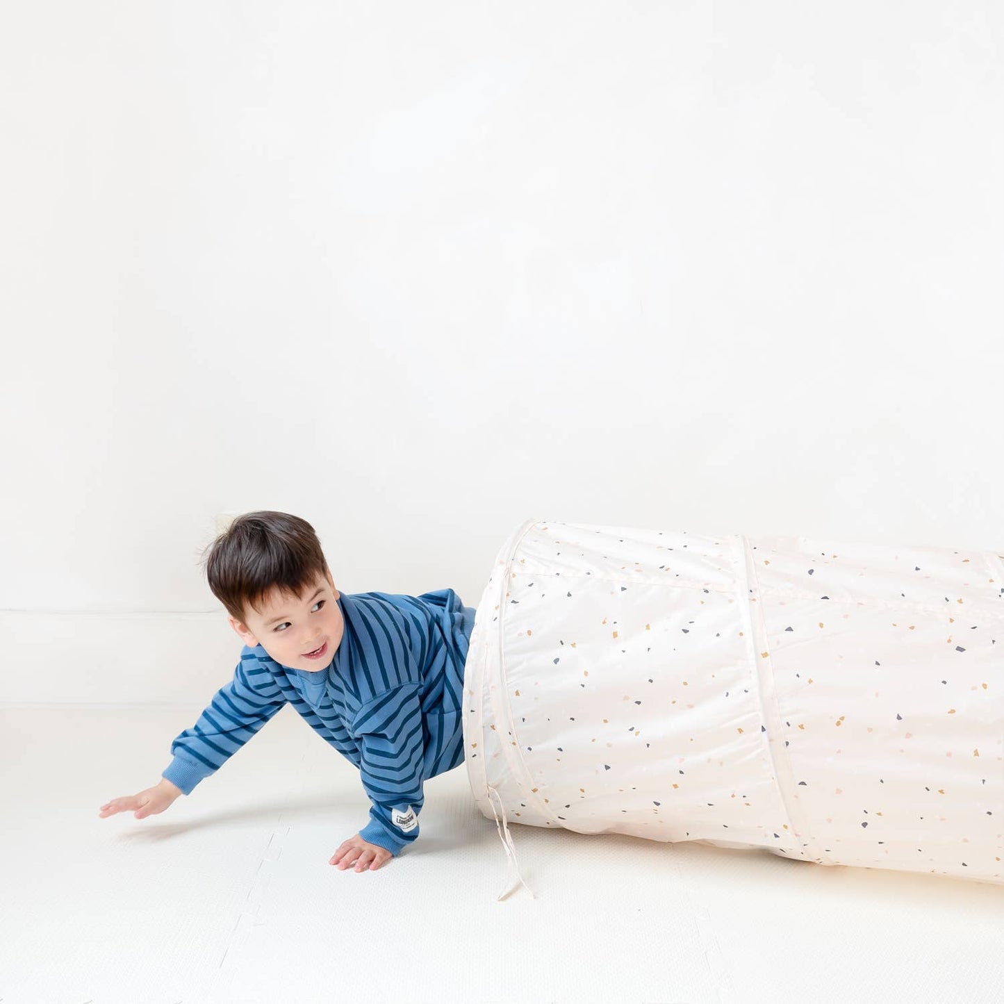 3 Sprouts Kids Play Tunnel with Eco-Friendly Recycled Fabric: Blueberry Ivory
