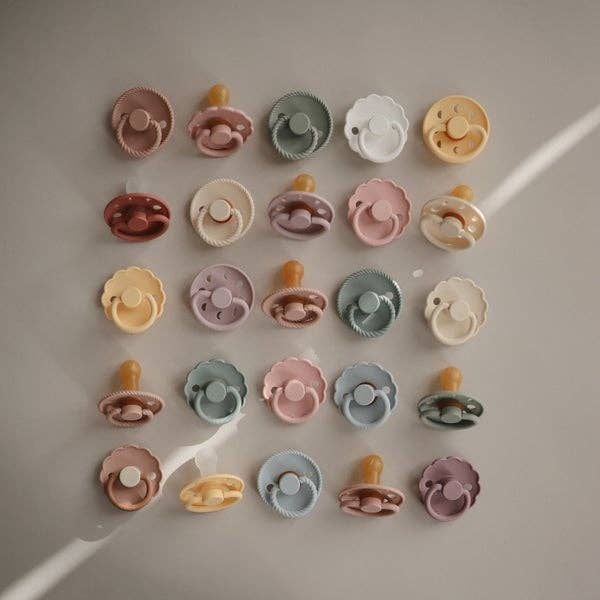 FRIGG Daisy pacifier, Cream: 0-6 months