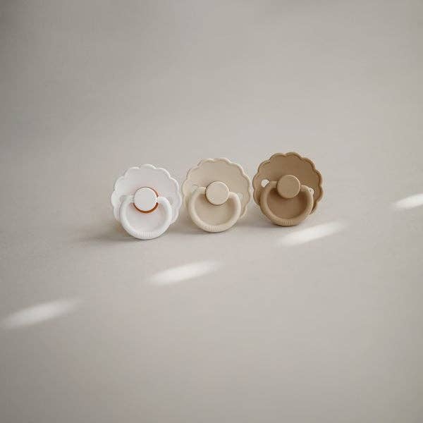 FRIGG Daisy pacifier, Sandstone: 0-6 months