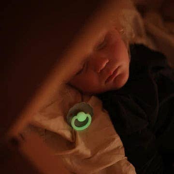 FRIGG Night pacifier, Blush: 0-6 months